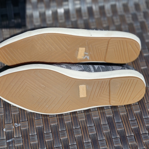 Flats - Picture 3 of 5